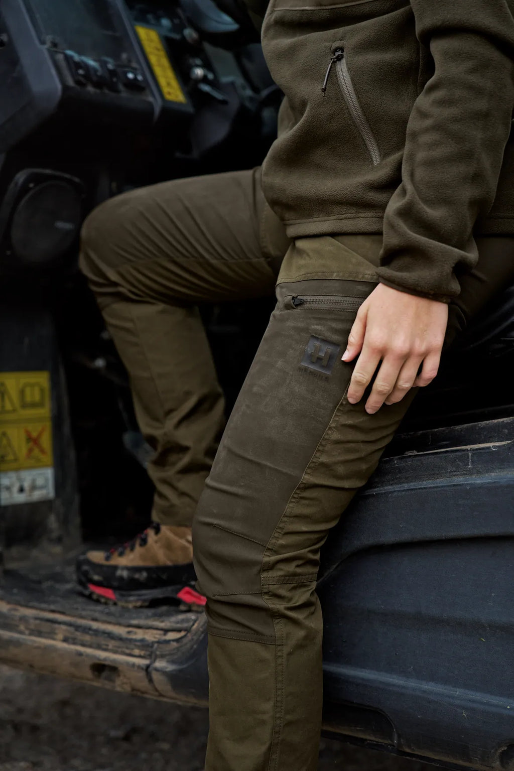 Härkila Fjell trousers women - Dark olive/Willow green