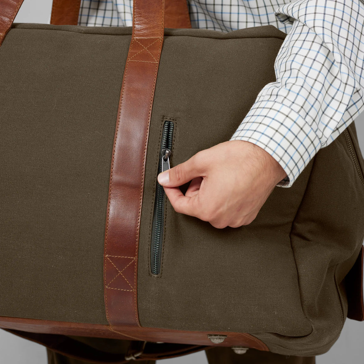 Härkila weekend bag 65 L - Warm olive